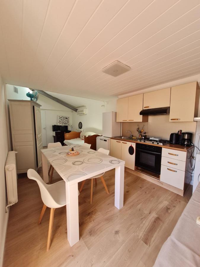 Apartamento Jolie T2, Avec Cour Privee Frontignan Exterior foto